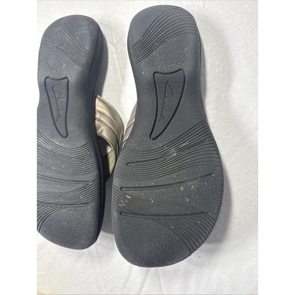 Clarks Sandals WMNS 9 EU 40 Cloudsteppers Thong Metal Brown Casual Comfort Flats - Picture 6 of 6